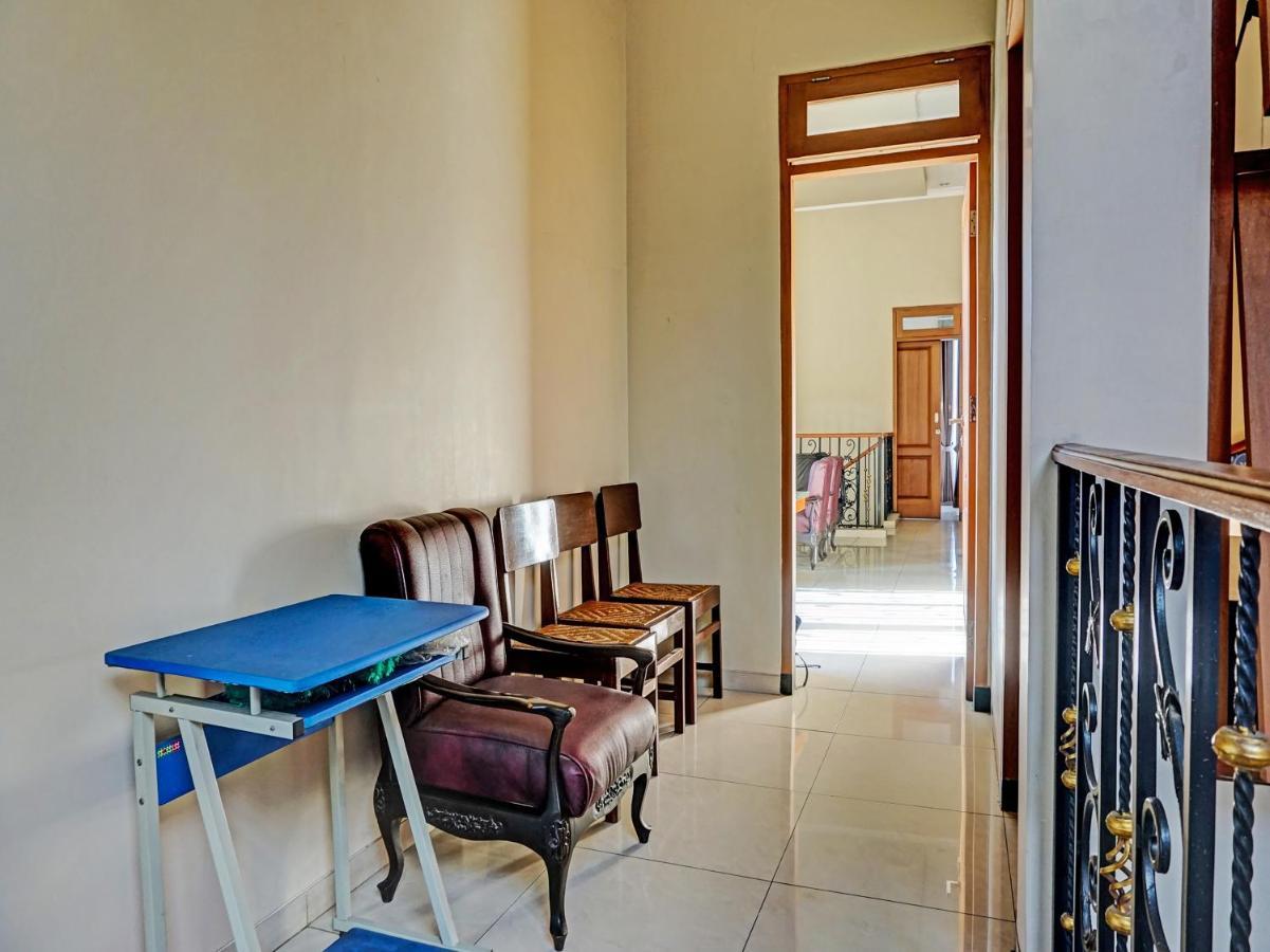 Spot On 91530 Sumpil Syariah Hotel Malang Exterior foto