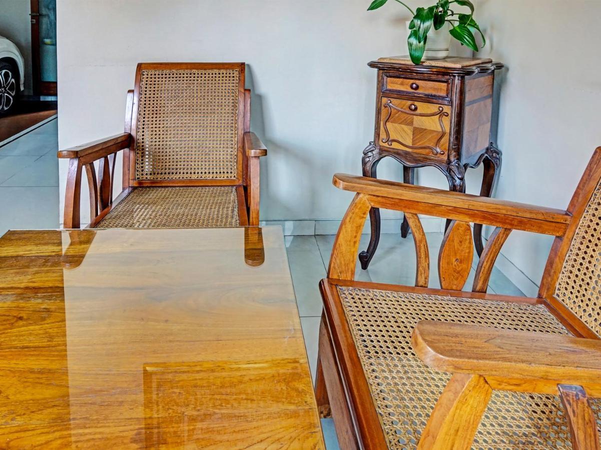 Spot On 91530 Sumpil Syariah Hotel Malang Exterior foto
