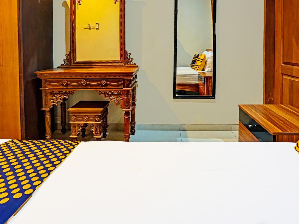 Spot On 91530 Sumpil Syariah Hotel Malang Exterior foto